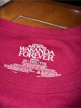 Marvel Black Panther Wakanda Forever women’s cropped tee